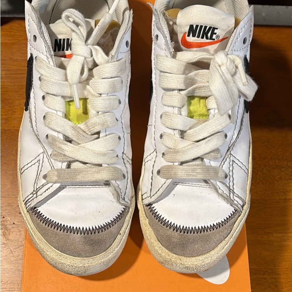 Nike Blazer Low ‘77 Jumbo Sneakers